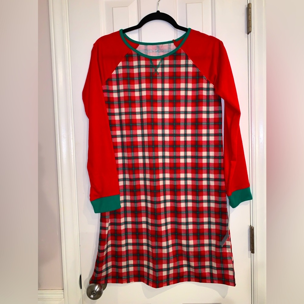 Cat & Jack Red Plaid sleep Shirt/Gown size (14/16)